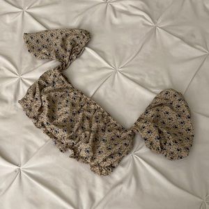 DITSY PRINT PUFF SLEEVE CROP TOP